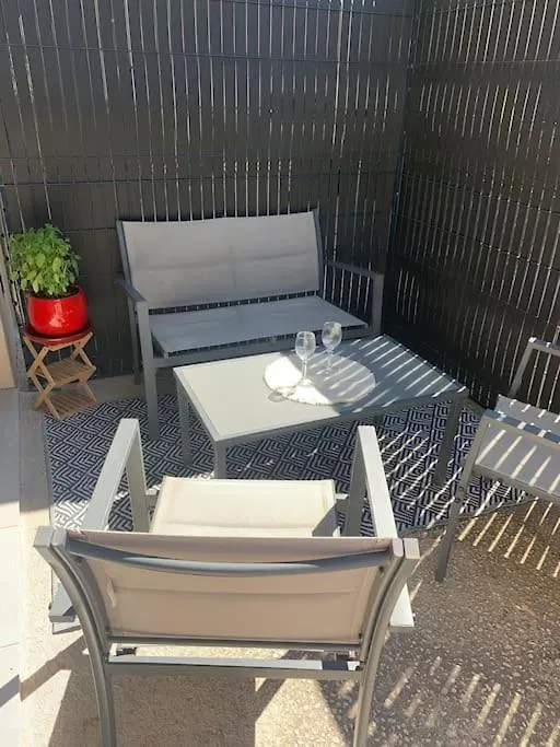 La Maison Saint Ju Martigues 0*,  Francja